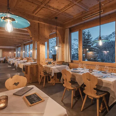 Alpensonne - Panoramazimmer & Restaurant 3* 阿罗萨