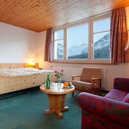 Alpensonne - Panoramazimmer & Restaurant 3* アローザ