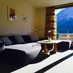 Alpensonne - Panoramazimmer & Restaurant Arosa