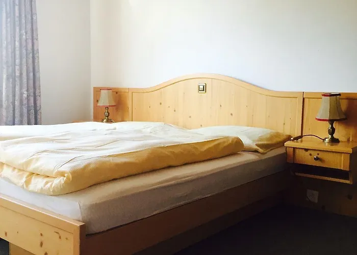 Alpensonne - Panoramazimmer & Restaurant Arosa